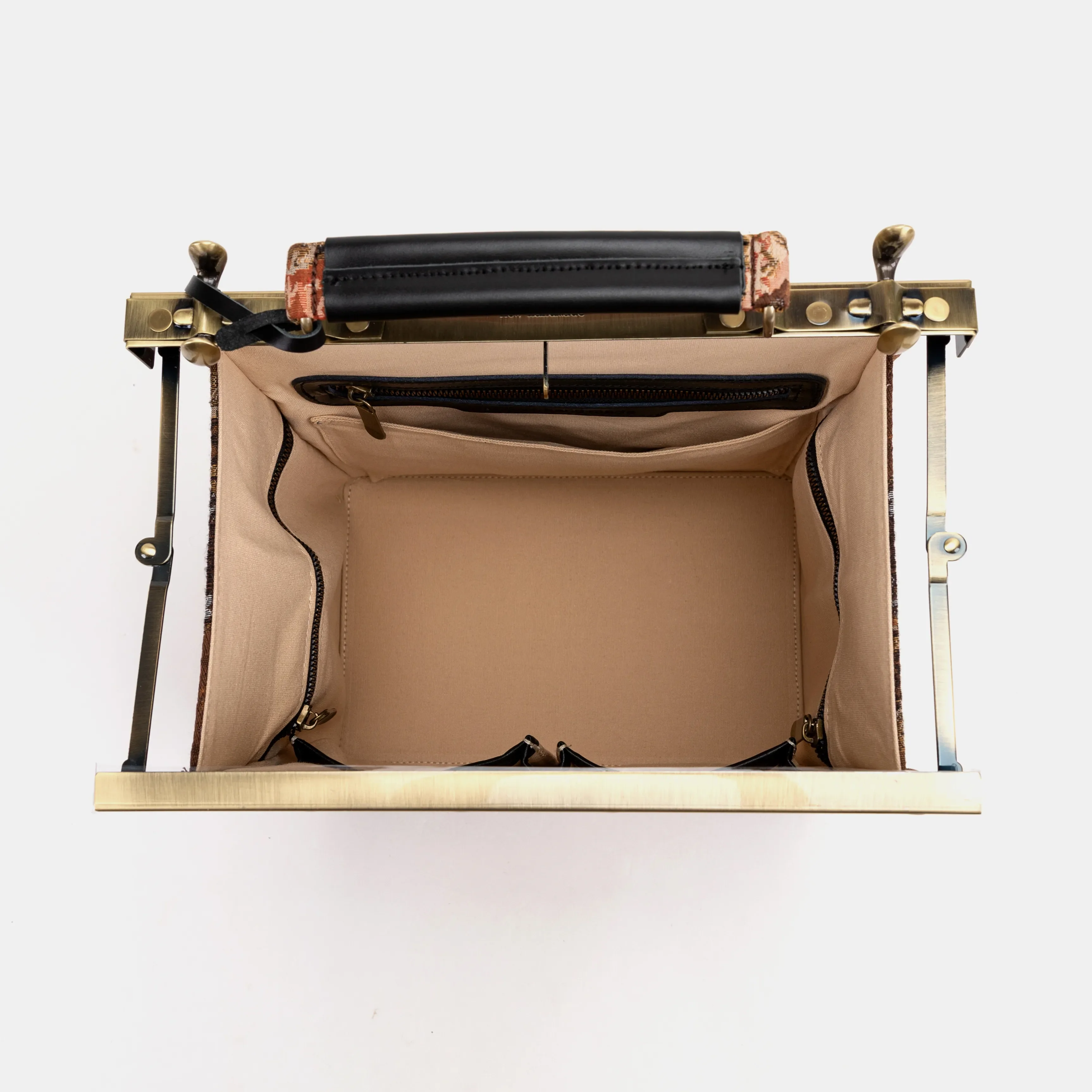 Abstract Brown Vivienne Carpet Purse Gladstone Bag - Image 8