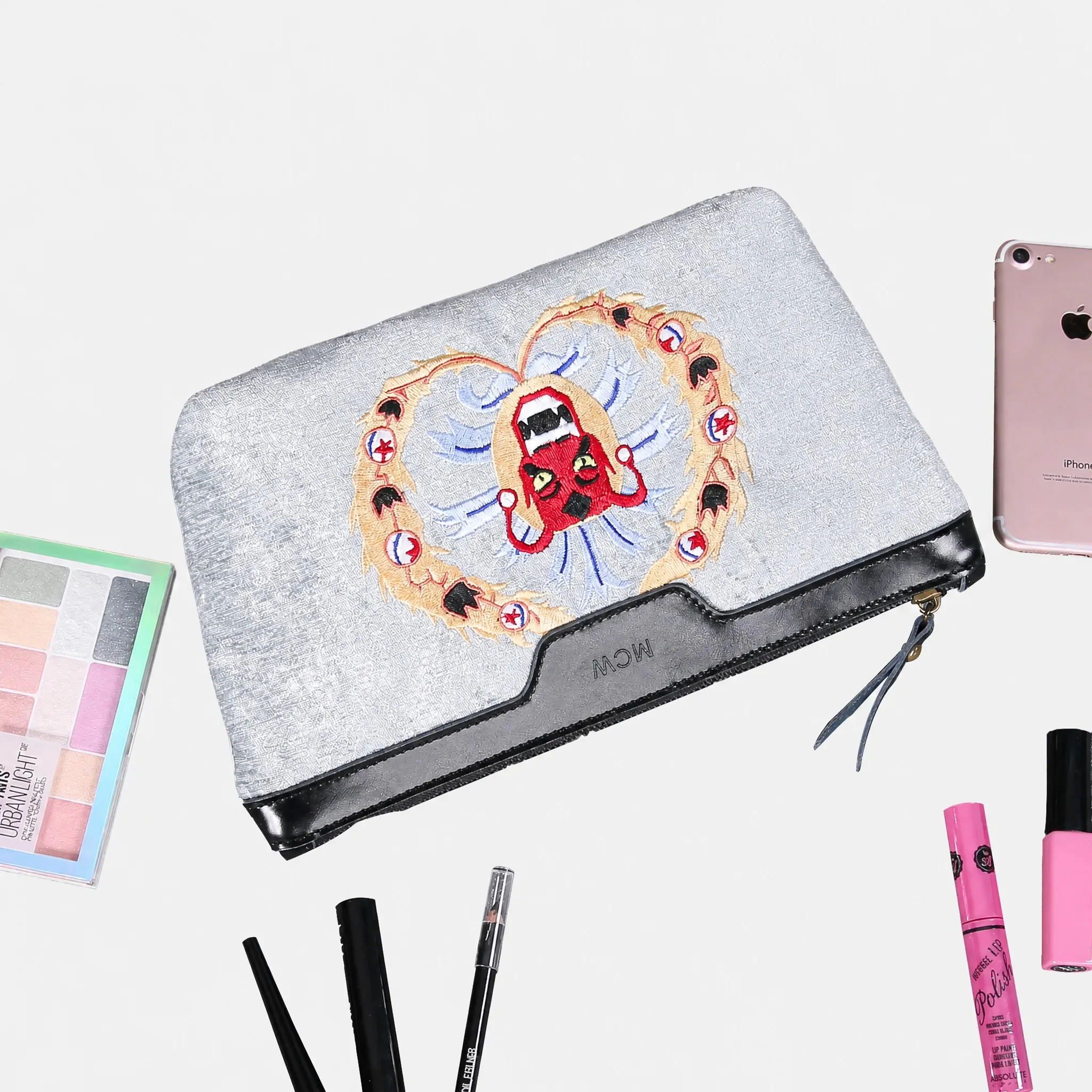 AHS the Devils Mouth Carpet Makeup Bag - Image 3