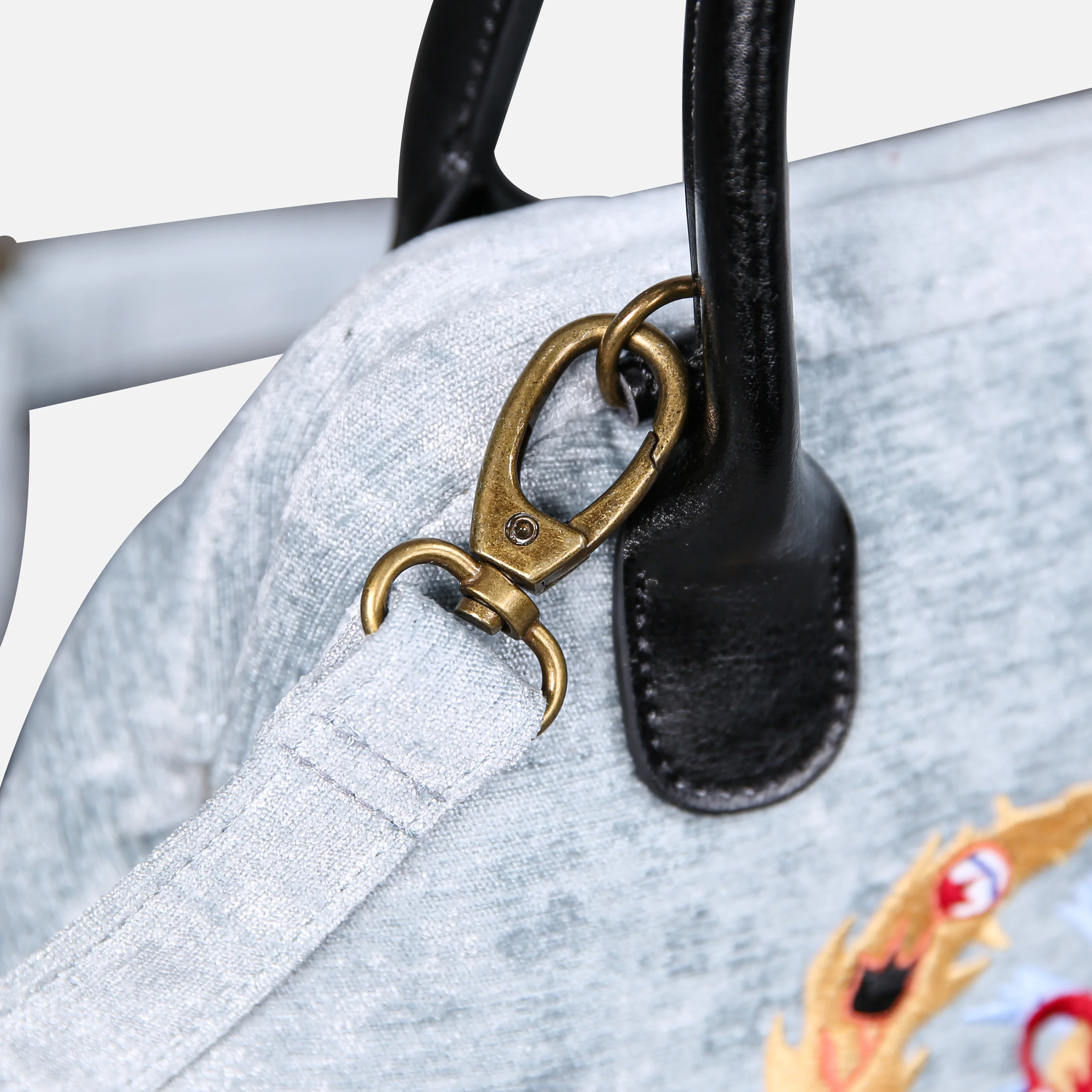 AHS the Devils Mouth Carpet Satchel - Image 6