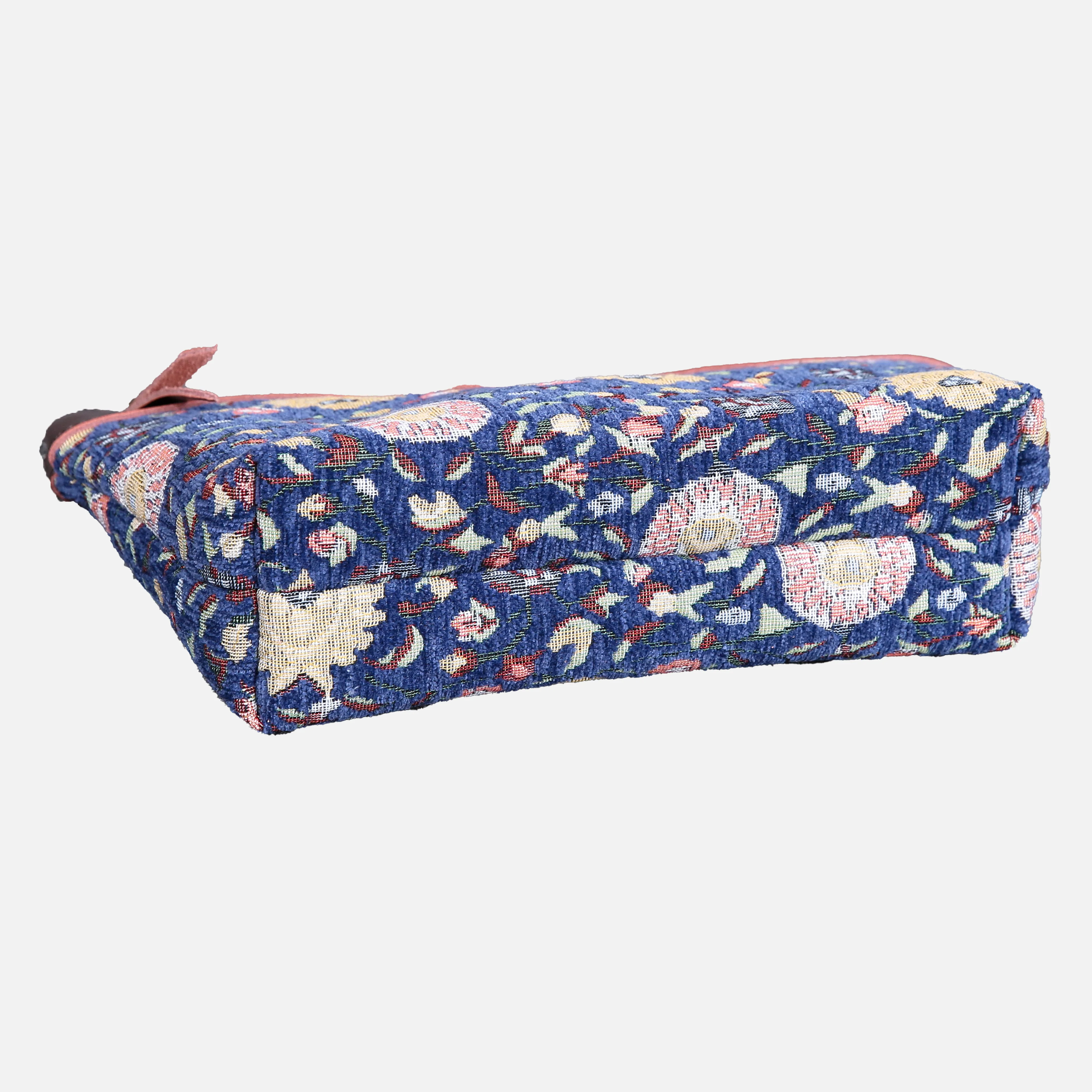 Bouquet Rose Blue Carpet Makeup Bag - Image 6