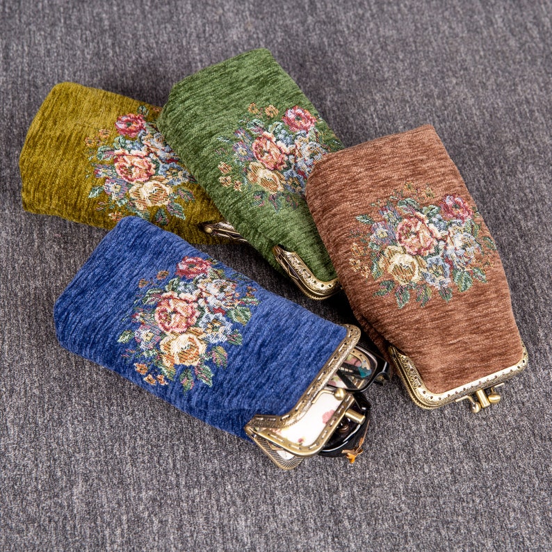 Bouquet Rose Series Carpet Eyeglasses Case - Image 9