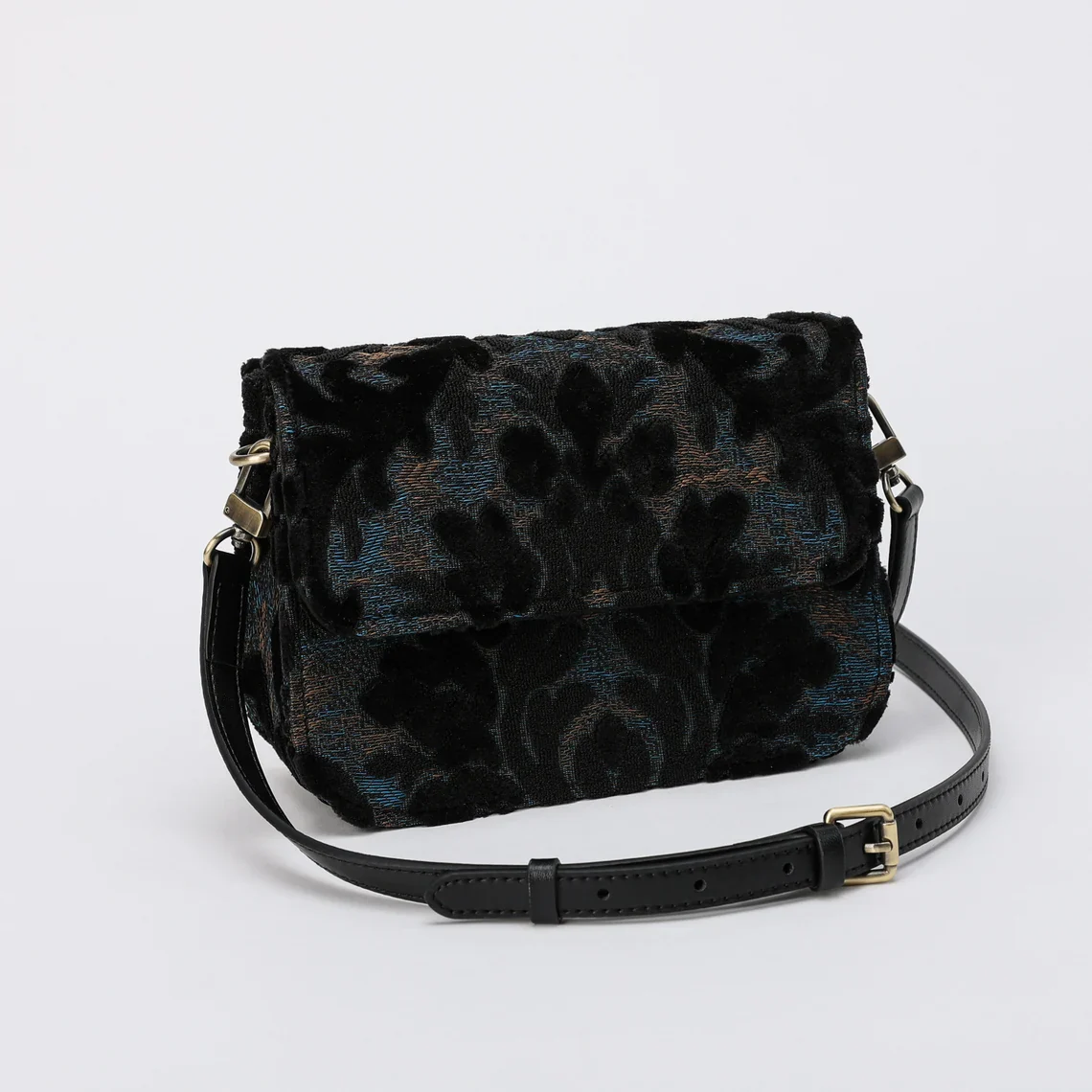 Burnout Velvet Black Flap Crossbody Bag - Image 4