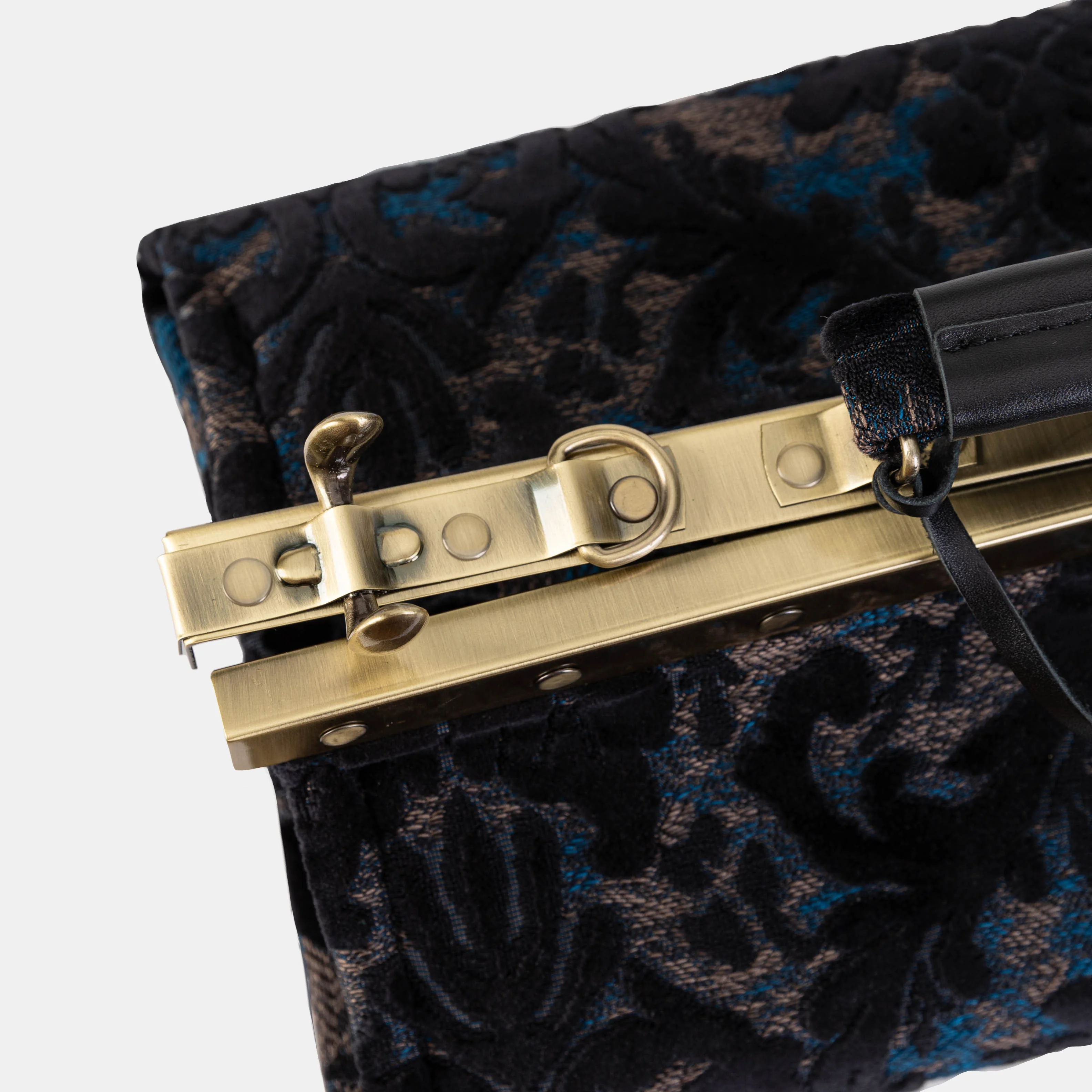 Burnout Velvet Black Genevieve Carpet Gladstone Bag - Image 6