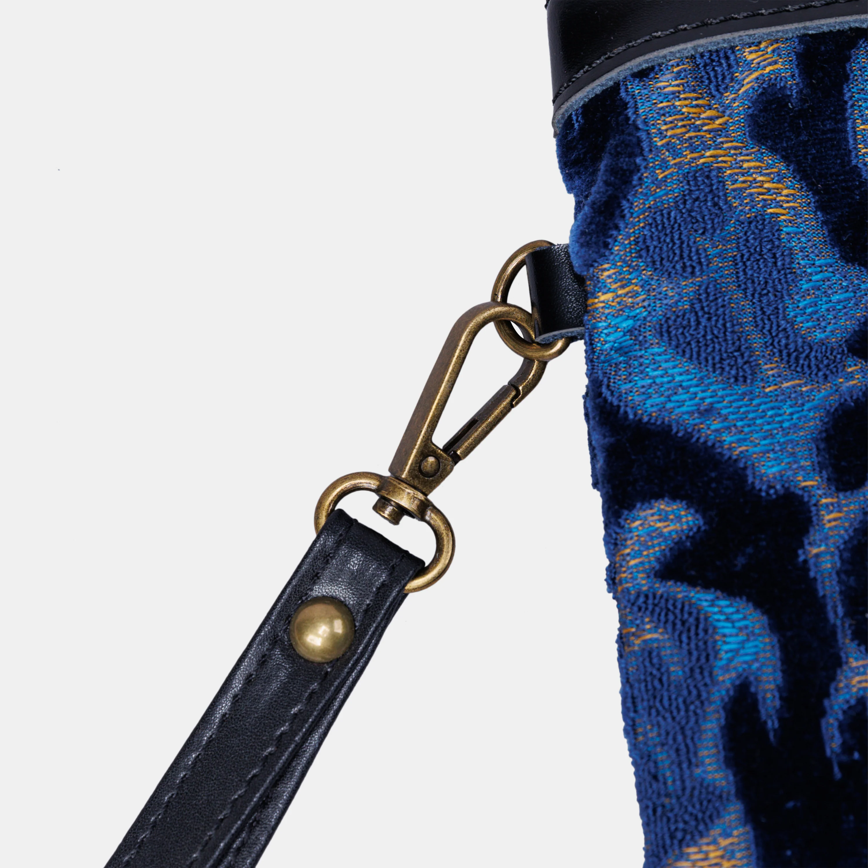 Burnout Velvet Navy Wristlet Clutch - Image 4