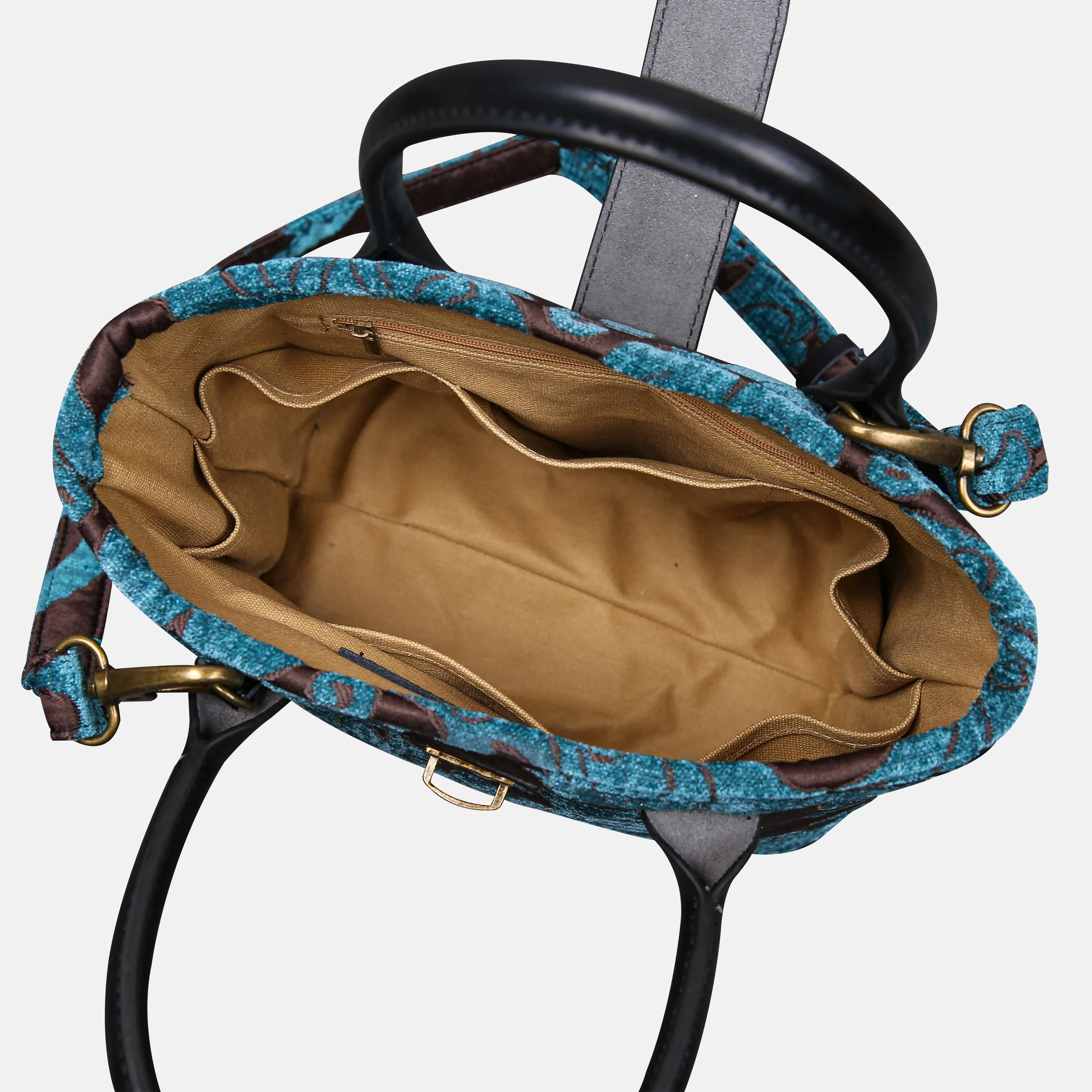 Queen Azure Blue Tuck Lock Carpet Satchel - Image 6