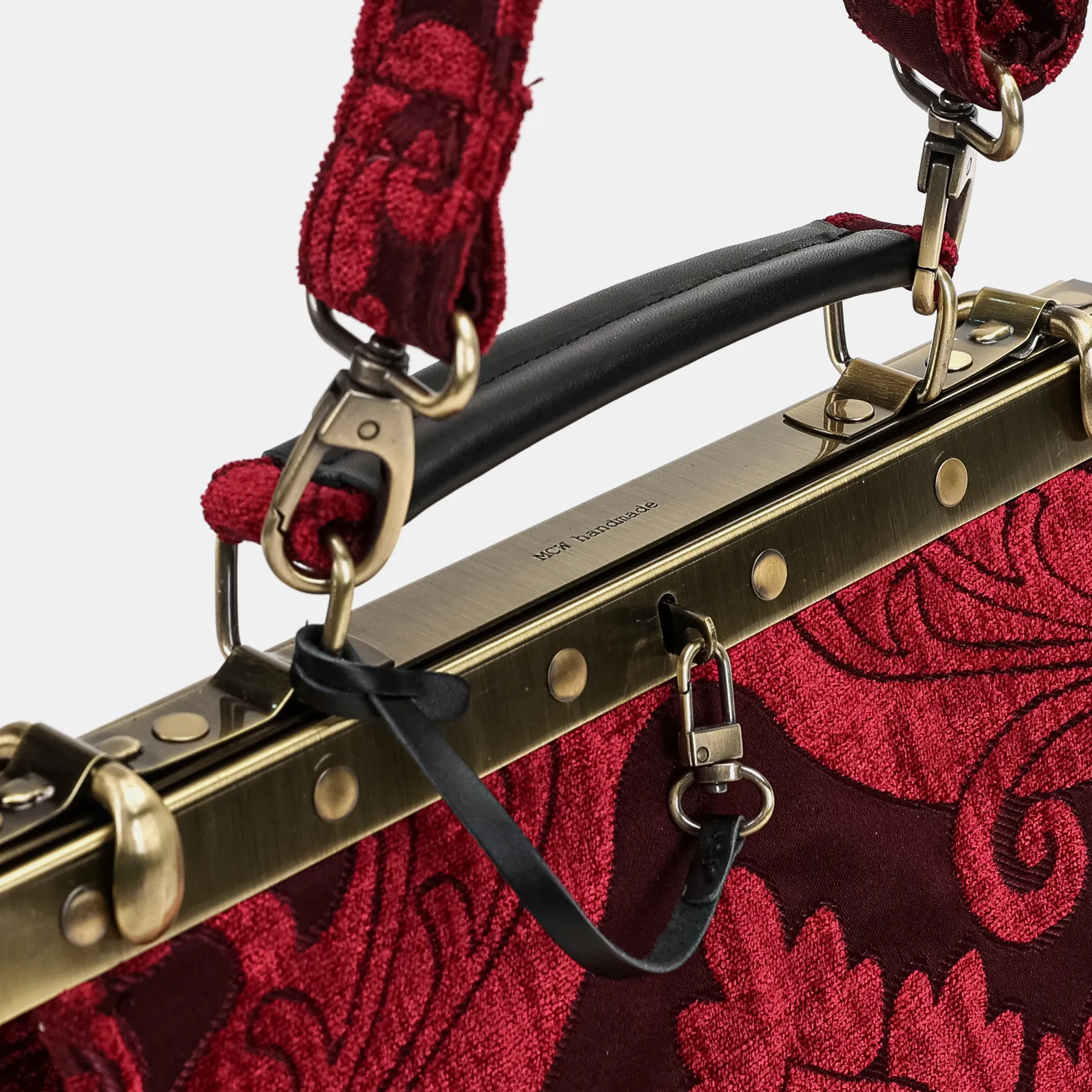 Queen Wine Cecile Carpet Purse Gladstone Bag - Image 6