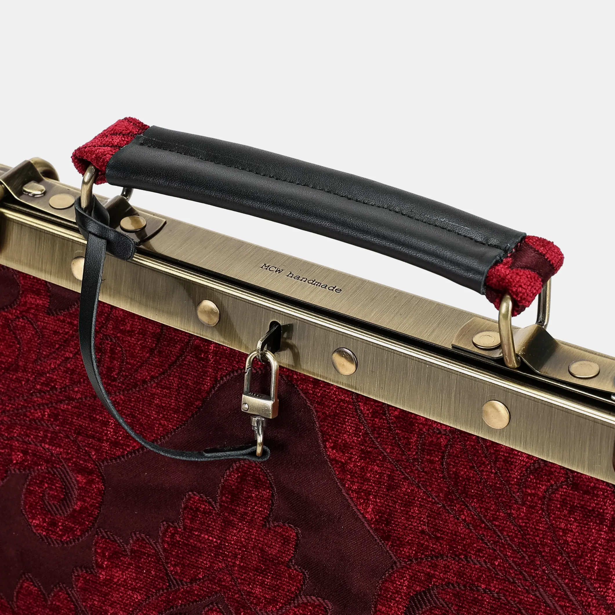 Queen Wine Cecile Carpet Purse Gladstone Bag - Image 7