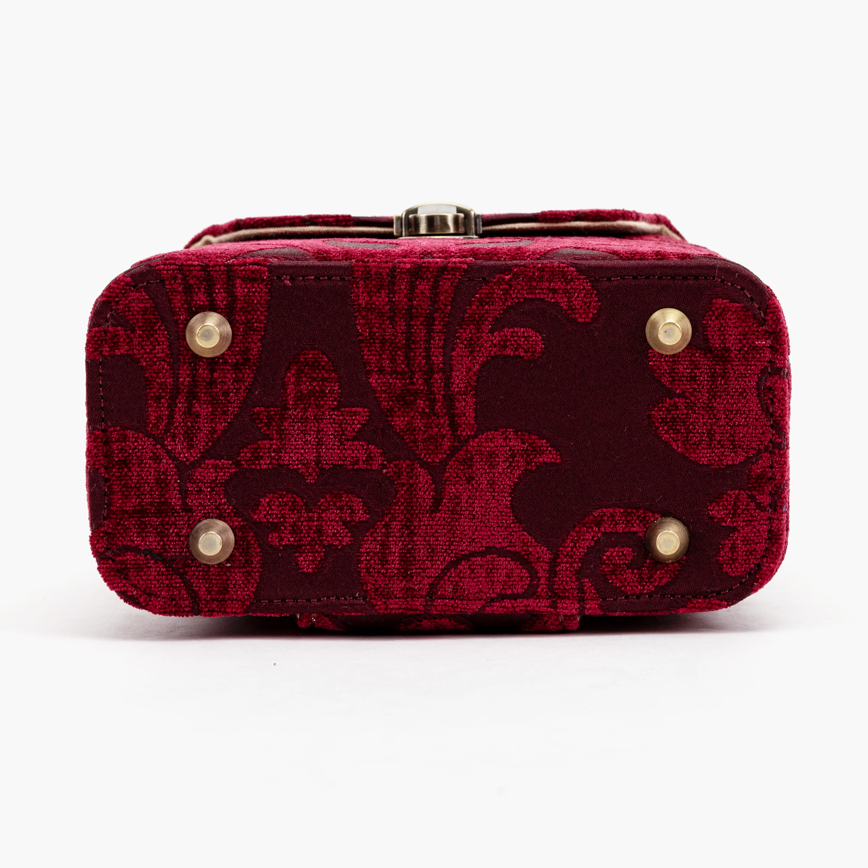 Queen Wine Emma Small Train Case Crossbody - Image 10