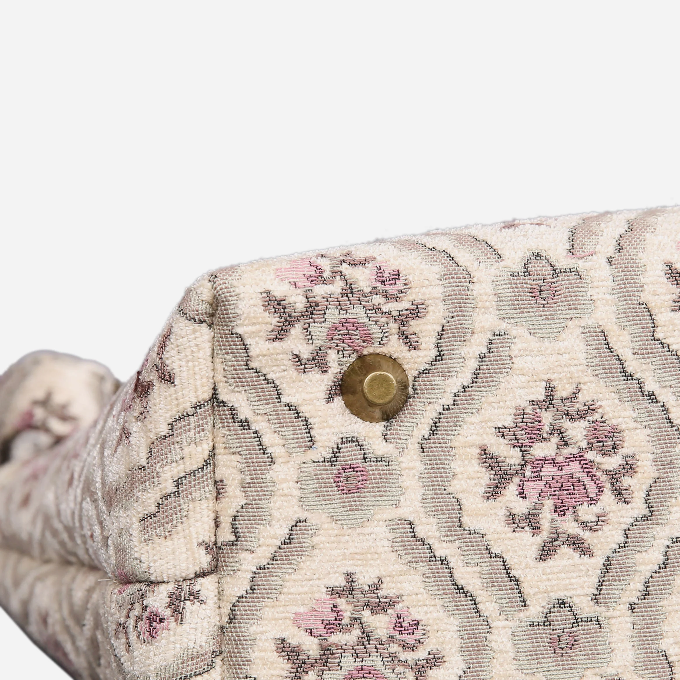 Traditional Cream Tuck Lock Carpet Satchel - Image 5